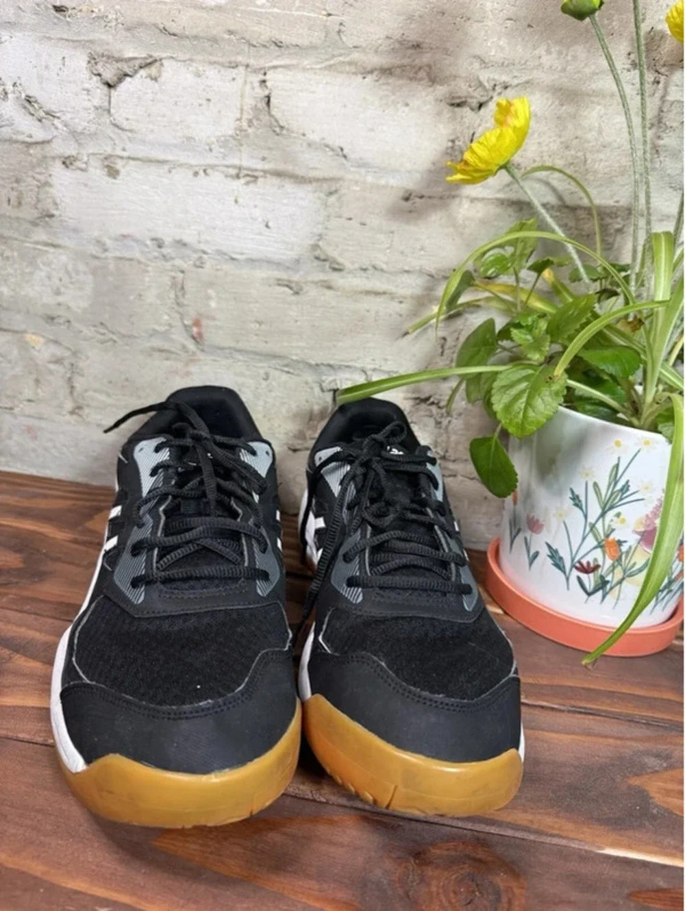 ASICS Upcourt 6 Black/White/Gum Solid Low Top Lace-Up Men's Rubber Sneakers